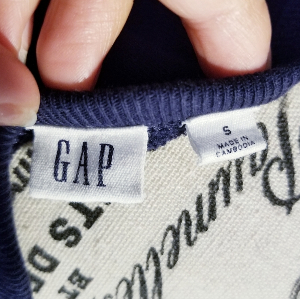 Express Sweater (S) - Picture 3 of 4